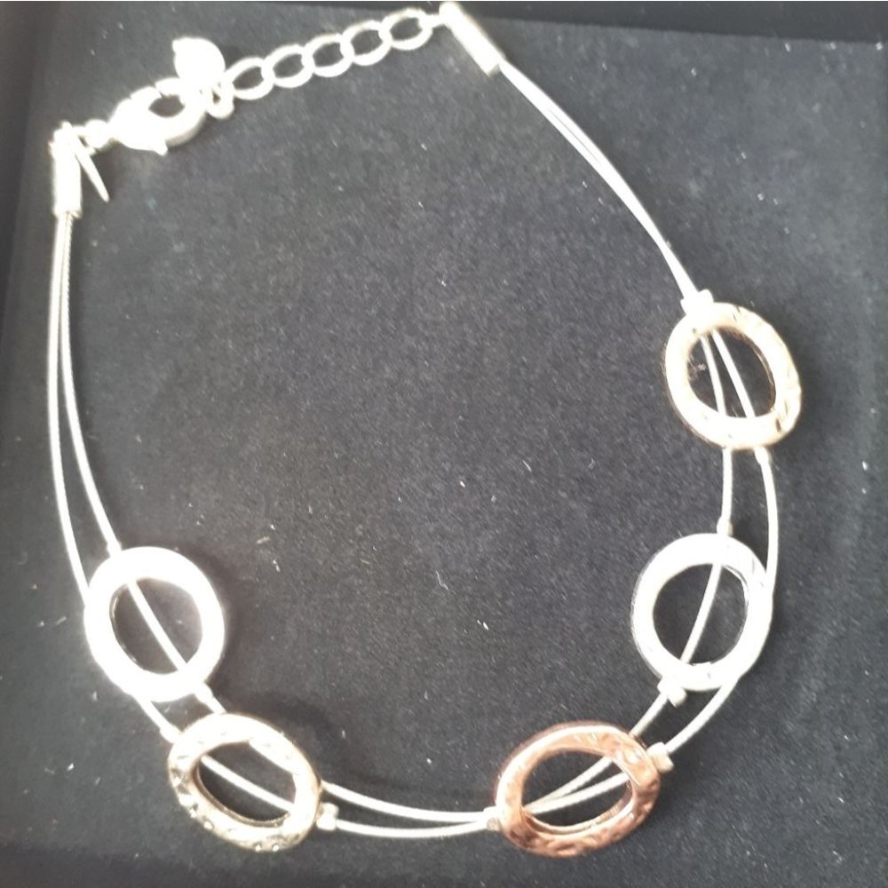 AVON | Hammered Illusion Bracelet
